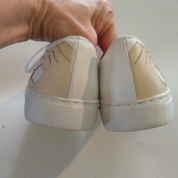 Helena and Kristie white sneakers w/ hand & heart detail at sides size 39/ 9 - Picture 4 of 9